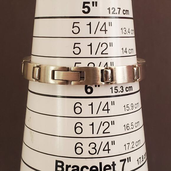 Folio Women's Stainless Steel‎ Bracelet 21mm Watch with Blue Face Fresh Battery - Picture 4 of 9